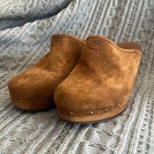 Ugg Suede Clogs - Almost New!